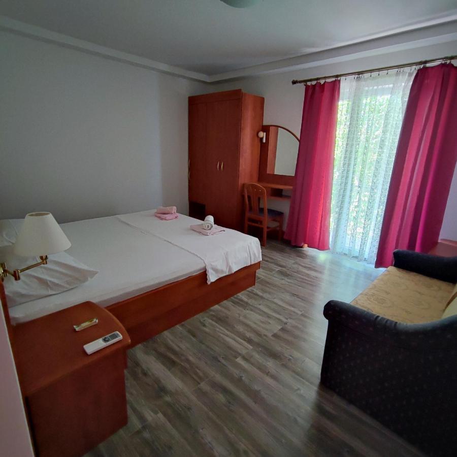 Apartmani Olivera 2 ซูเปทาร์สกา ดรากา ภายนอก รูปภาพ