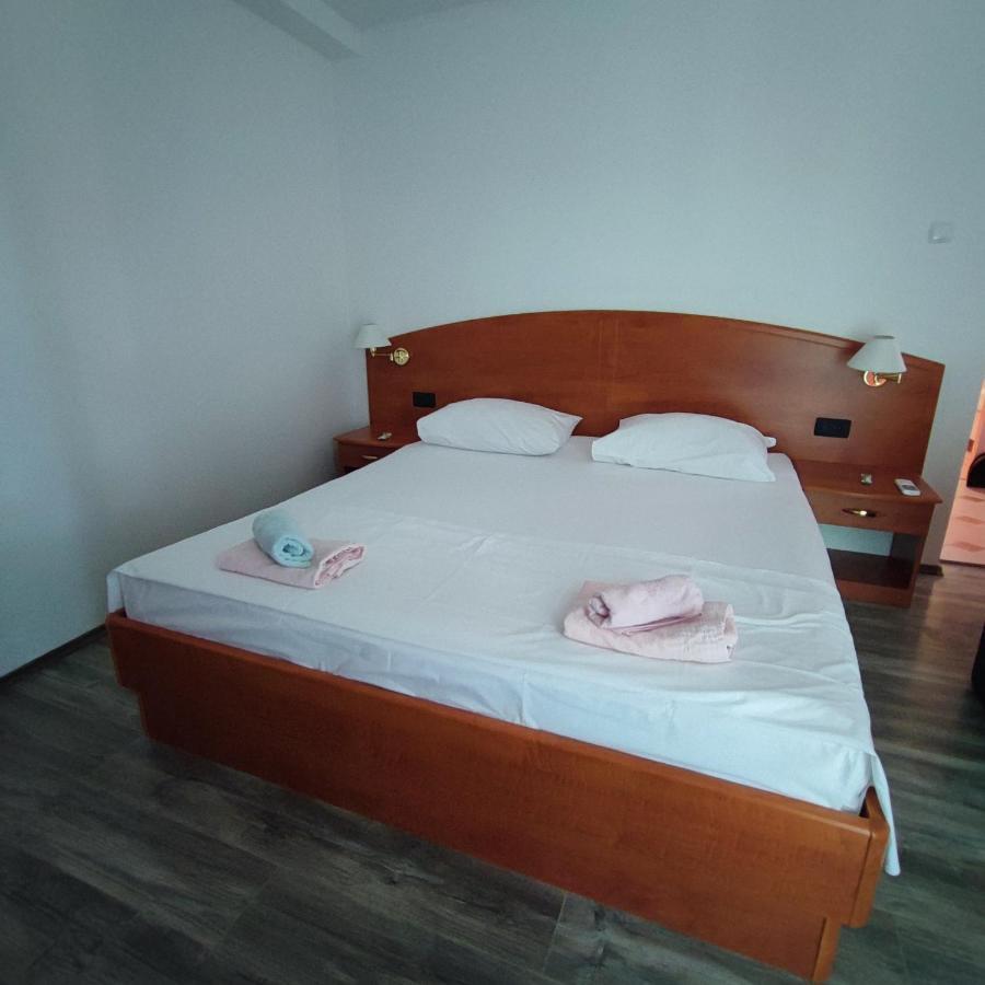 Apartmani Olivera 2 ซูเปทาร์สกา ดรากา ภายนอก รูปภาพ